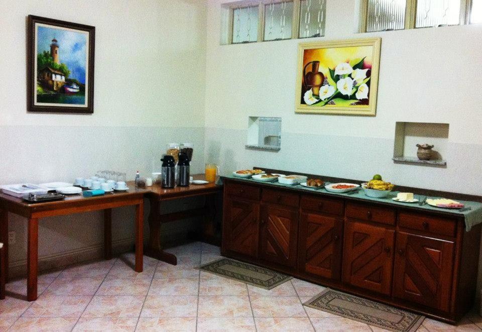 Hotel Perez Pouso Alegre Buitenkant foto
